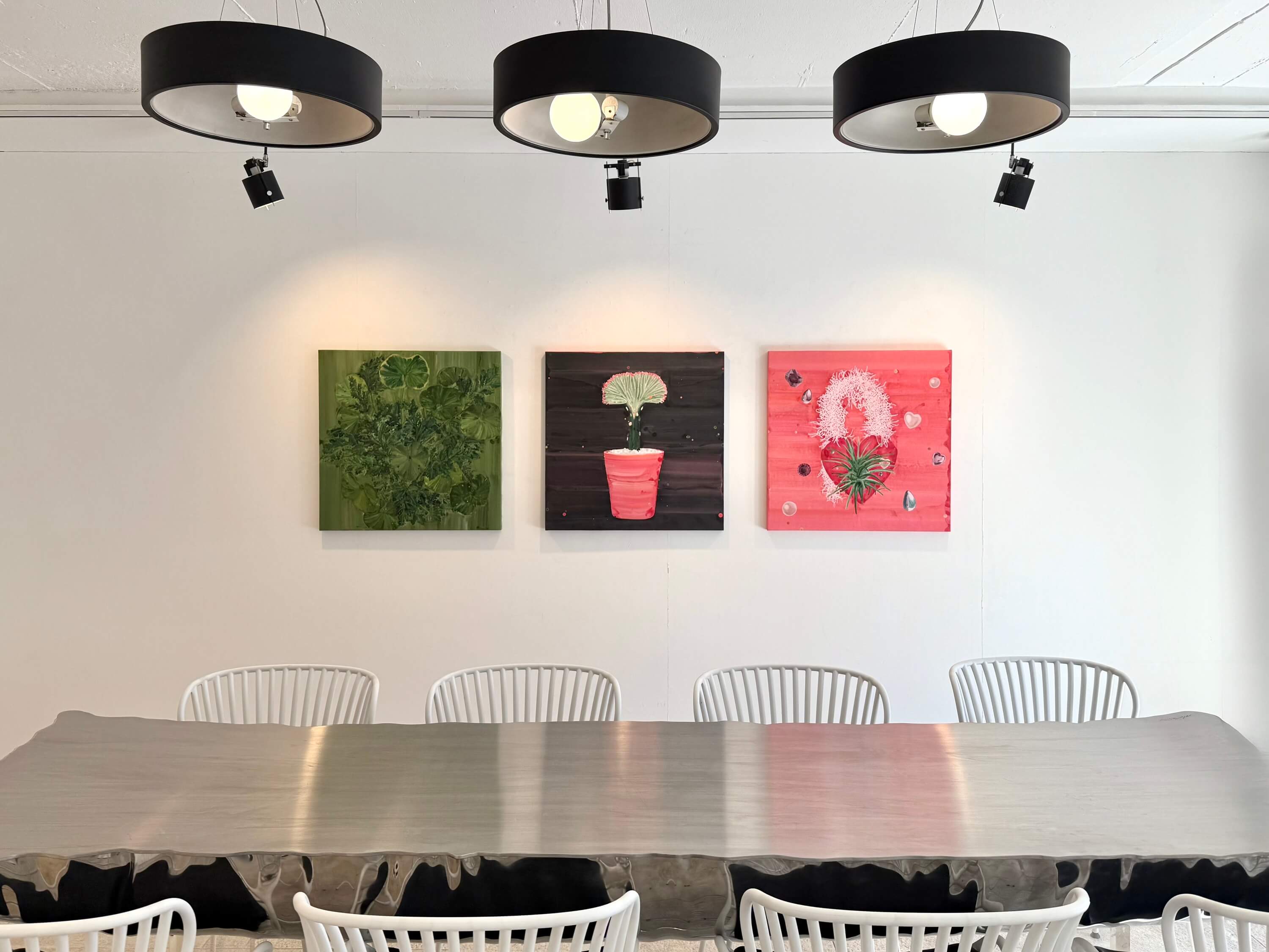 Frame law
2025. 02. 20 - 03. 31

· 주최 및 주관 : 리나갤러리
· 전시작가 : 문민, 원나래