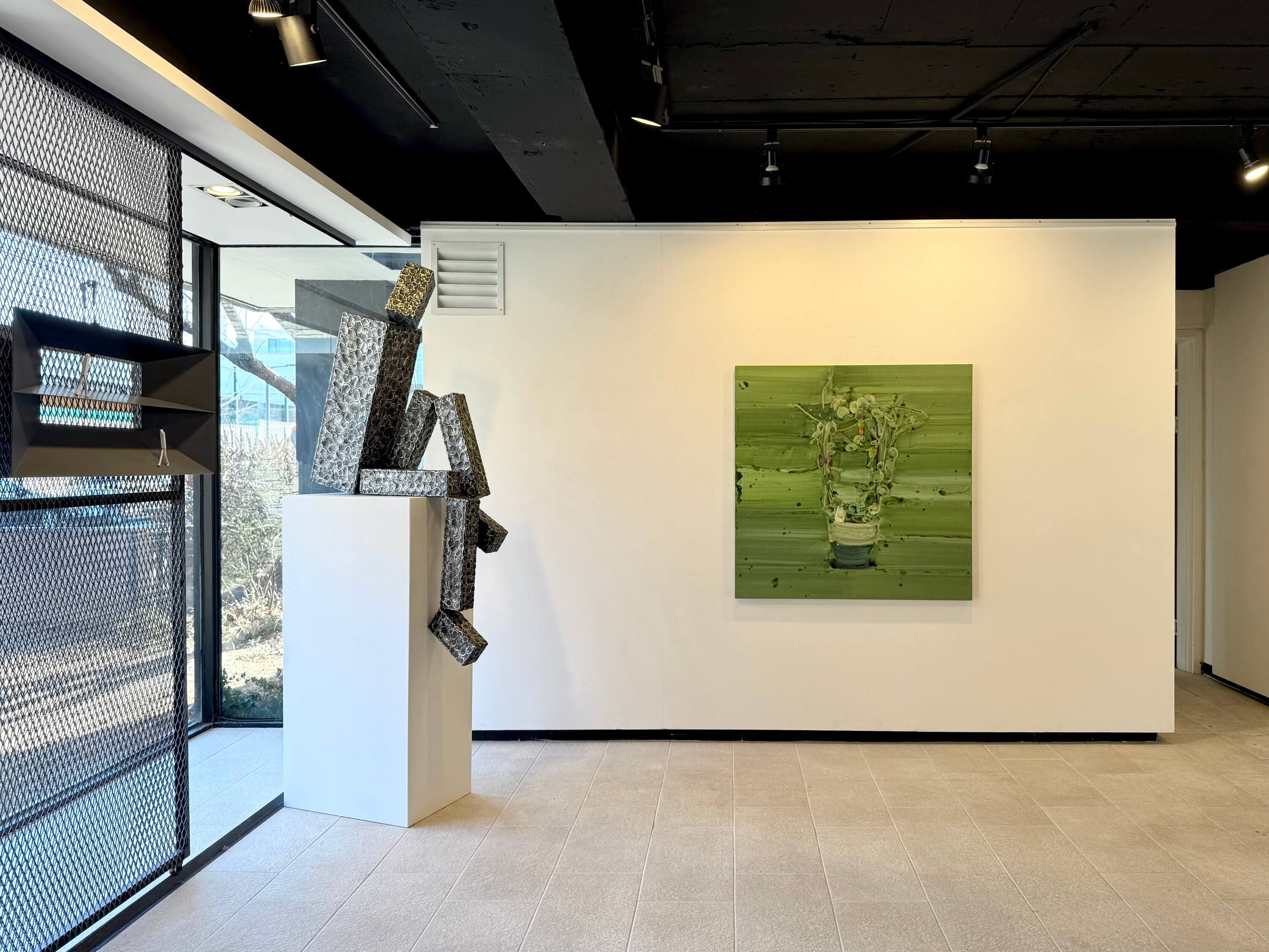 Frame law
2025. 02. 20 - 03. 31

· 주최 및 주관 : 리나갤러리
· 전시작가 : 문민, 원나래