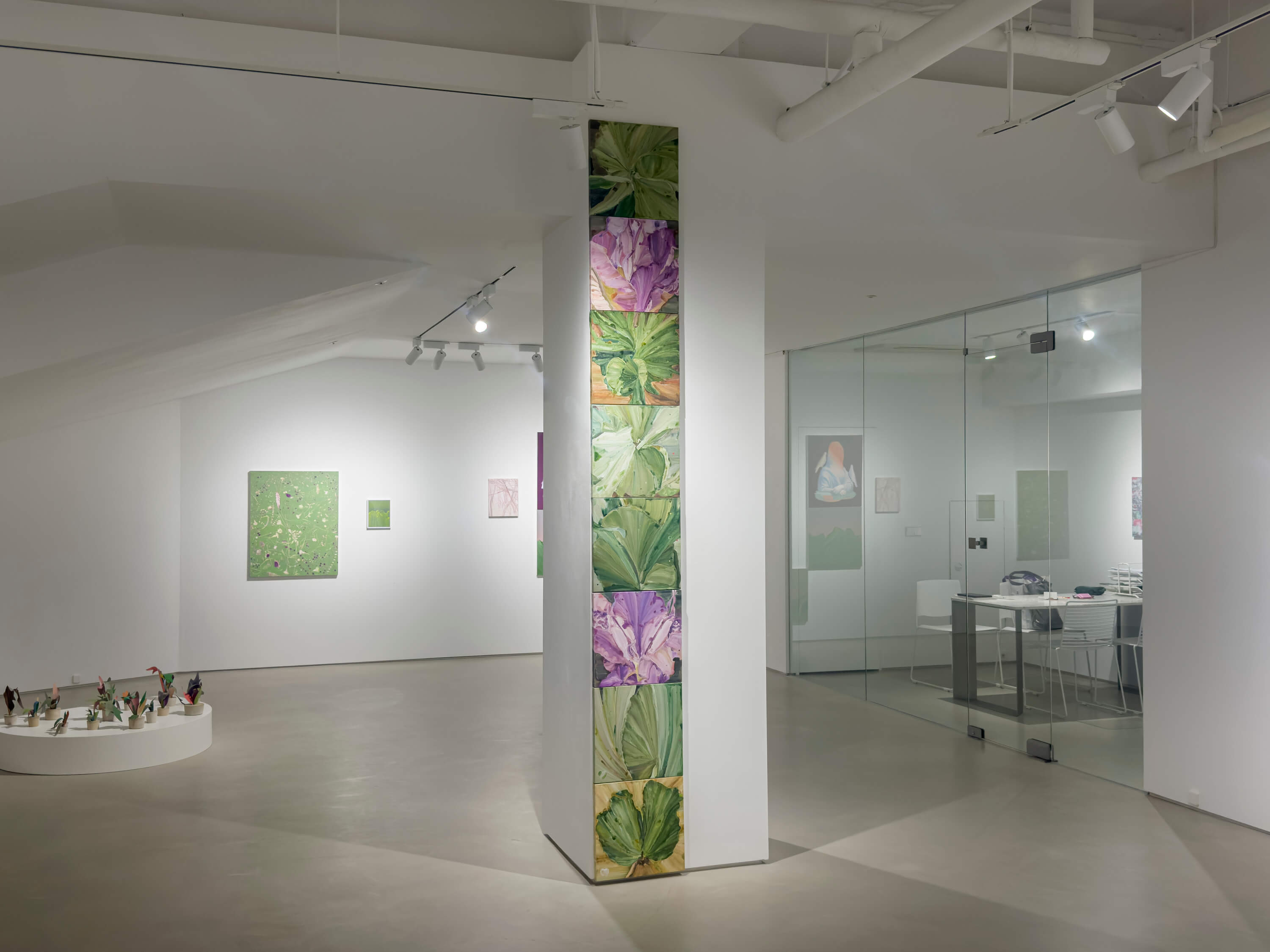 Inner frame
2025. 08. 14 - 09. 02

· 주최 및 주관 : 히든엠갤러리
· 전시작가 : 문기전, 원나래, 전희경, 진풀