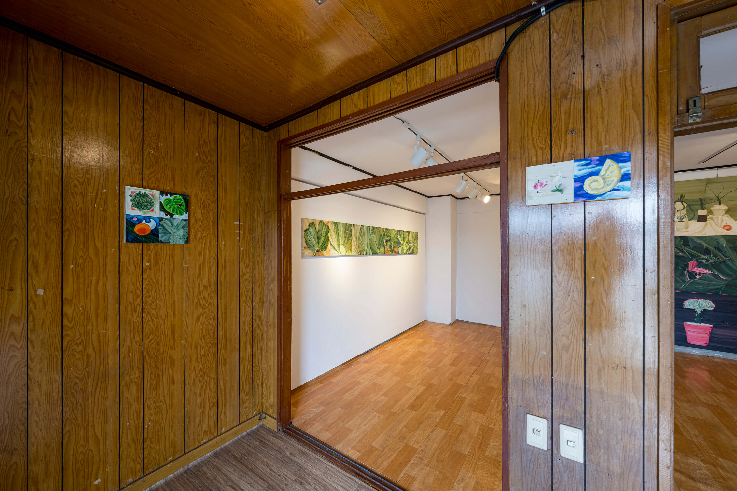 명상법 Meditation manual
2025.05.18 - 06.15

· 주최 및 주관 : 영주맨션
· 전시작가 : 원나래, 장한이
· 디자인: studio165
· 사진: 스튜디오 정비소

이 전시는 2025년 한국문화예술위원회 시각예술창작산실 후원을 받았습니다.